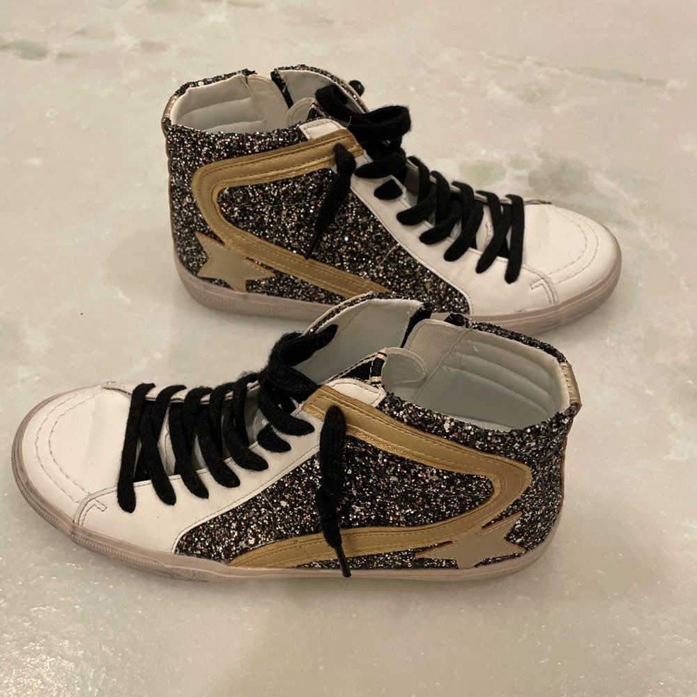 ShuShop high top tennis shoes